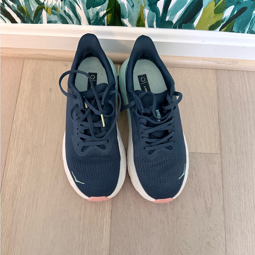 Hoka Arahi 7